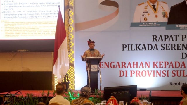 Menteri Dalam Negeri Mendagri, Muhammad Tito Karnavian saat membuka Rakor Pilkada di Sultra, pada Kamis (9/7). Foto: Abdillah/kendarinesia.