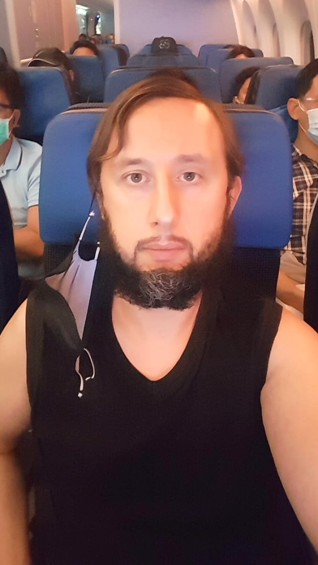 Roman Trofimov, turis yang terjebak di bandara selama hampir 4 bulan Foto: Facebook/Roman Trofimov