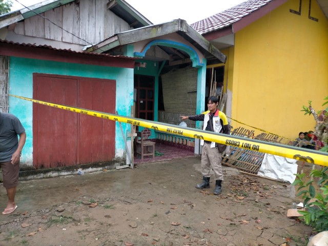 Guru SD di Sumsel Tewas Telanjang dan Terikat Tali Dalam Ember Bak Plastik (1)