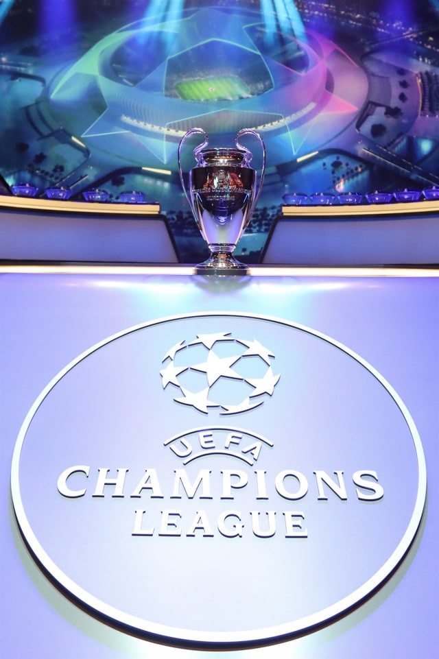 Trofi Liga Champions. Foto: Valery Hache/AFP