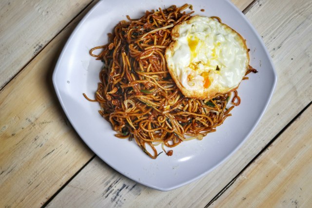 Tiam Mi, masakan khas Pontianak yang banyak ditemui di kawasan street food Pontianak