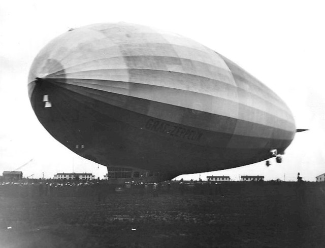 Graf Zeppelin saat mendarat di New Jersey pada 15 Oktober 1928. Foto: Dok. Wikimedia Commons