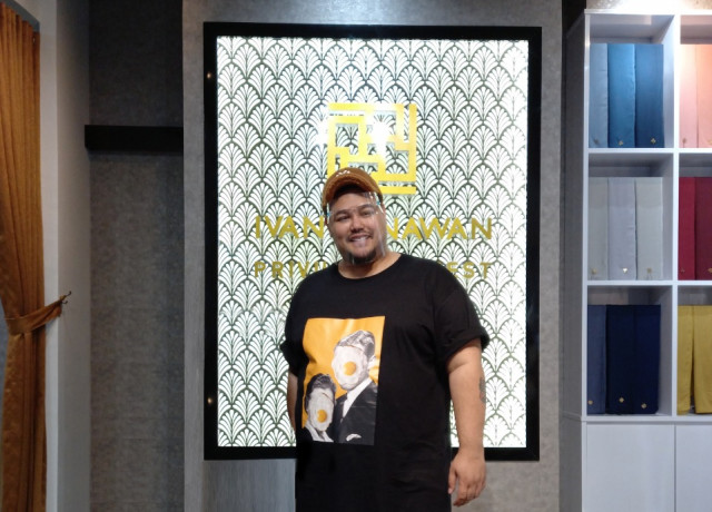Buka Toko Baju Muslim di Tengah Pandemi, Ivan Gunawan Gelar Fashion Show Virtual (55039)
