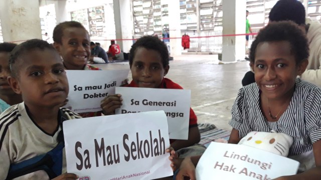 Anak-anak di Papua saat merayakan Hari Anak 2019 silam di Kota Jayapura. (BumiPapua.com/Katharina) 