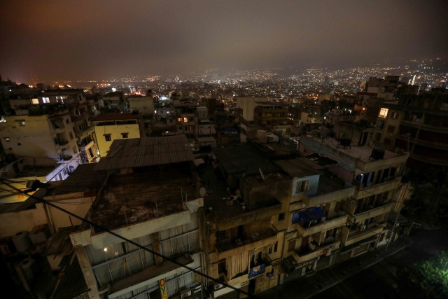 Suasana di Beirut, Lebanon saat pemadaman listrik. Foto: Mohamed Azakir/REUTERS