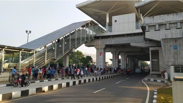 Antrean Pesepeda di Velodrome Rawamangun Mengular dan Rapat, Warga Putar Balik (221951)