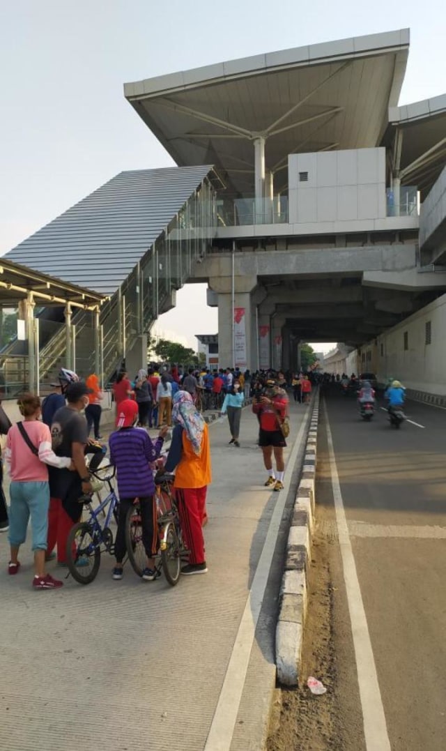 Antrean masuk menuju Velodrome Rawamangun. Foto: Dok. Ajus Jasjus