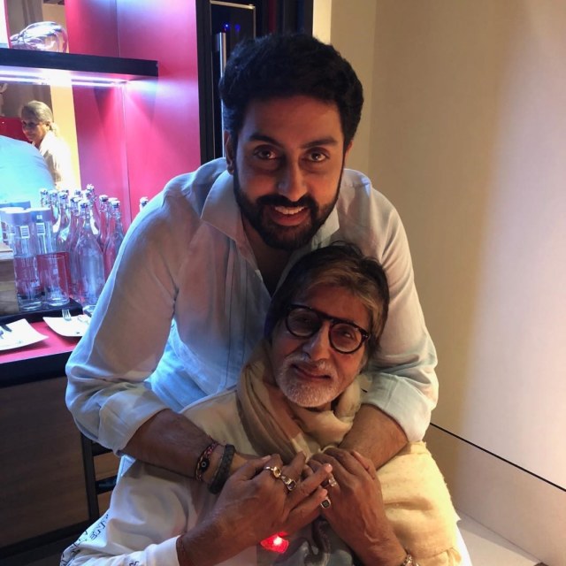 Abhishek Bachchan dan Amitabh Bachchan. Foto: Instagram/bachchan