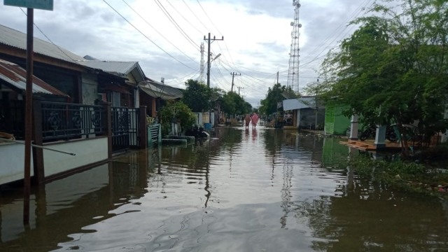 Banjir rob di Aceh Barat. Foto: Siti Aisyah/acehkini