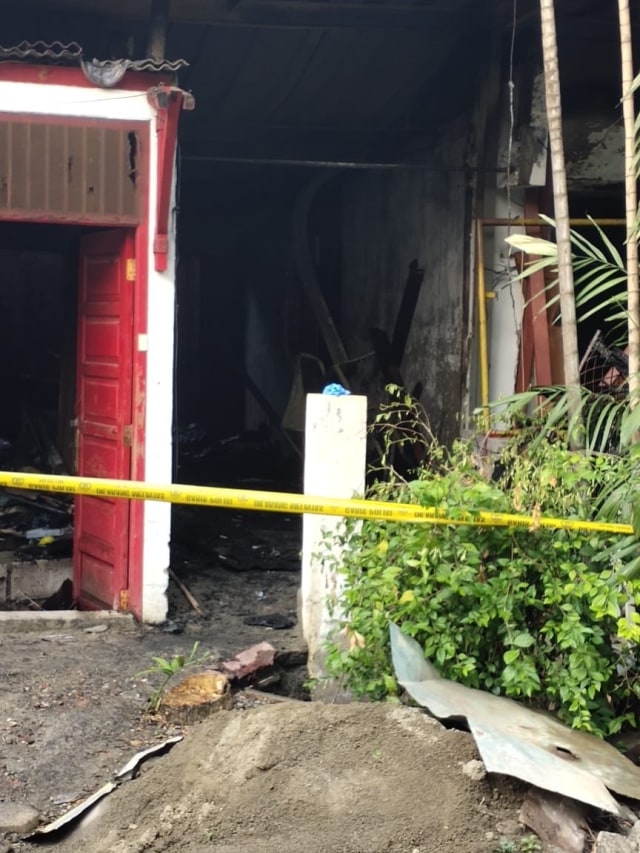 Suasana rumah yang terbakar di Perumahan Griya Jatimurni, Kecamatan Pondok Melati, Kota Bekasi. Foto: Dok. Istimewa