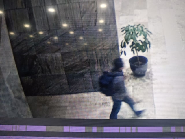 Pencuri tas wartawan di gedung DPR. Foto: Dok. Istimewa