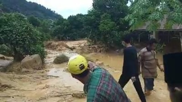 Longsor di Bukit Peniraman Mempawah, Kalbar. Foto: Dok Hi!Pontianak