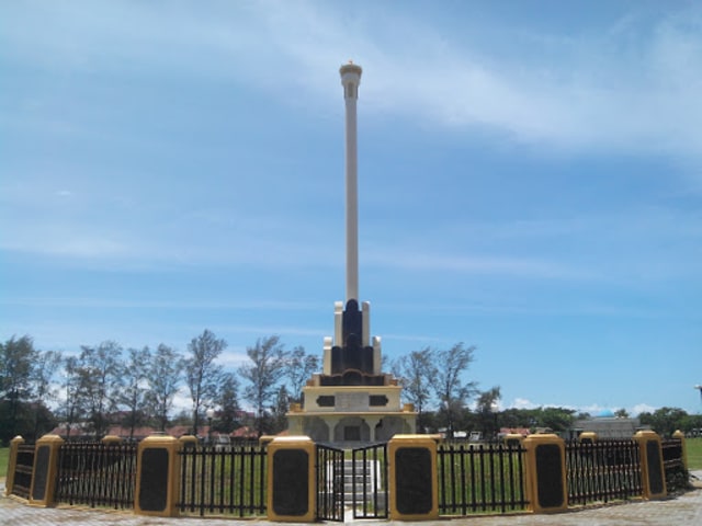 Foto: Tugu Kopelma Darussalam Banda Aceh (sumber: google)