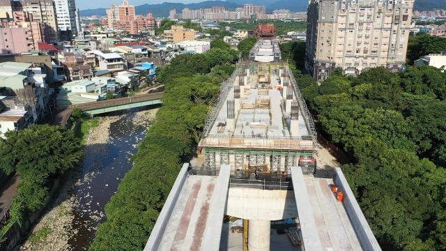 Proyek MRT yang dibangun PT Wijaya Karya Tbk (Persero) di Taiwan.  Foto: WIKA