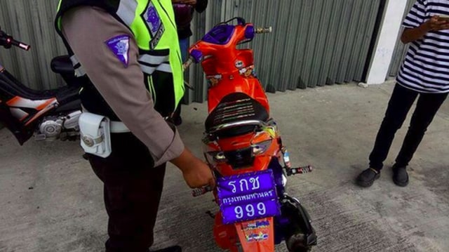 Ilustrasi pelat nomor kendaraan yang tidak sesuai. Foto: Satlantas Belitung-Instagram