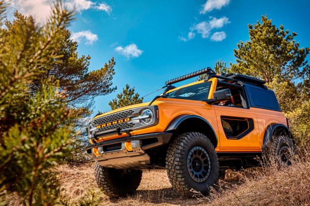 Ford Bronco 2-pintu. Foto: dok. Carbuzz