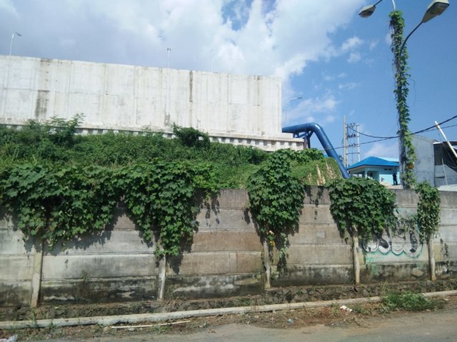 Proyek pembangunan reservoir air siap minum PDAM Way Rilau Bandar Lampung, Jumat (17/7) | Foto: Obbie Fernando/Lampung Geh