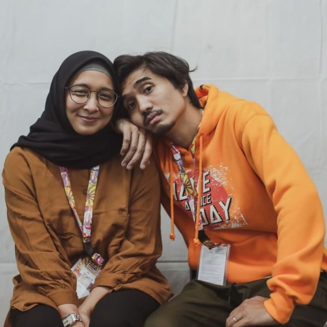 Tidak Digelar Secara Mewah, 5 Artis Ini Menikah dengan Sederhana (5246)