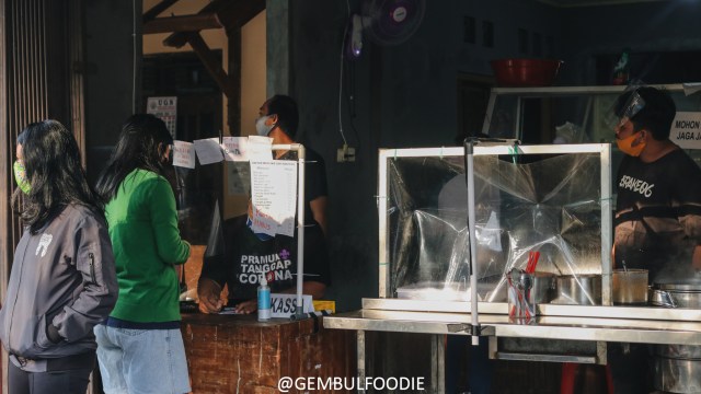 Kenikmatan Mi Sapi Banteng yang Antreannya Bisa sampai Dua Jam di Yogyakarta (65610)