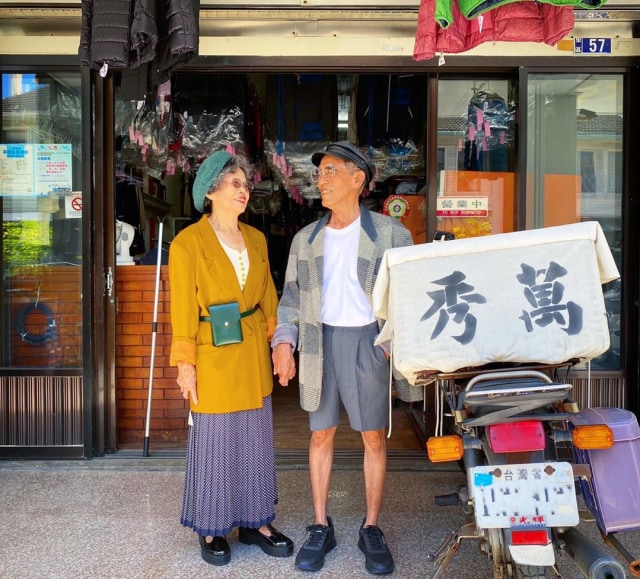 Viral, Kakek Nenek Asal Taiwan Tampil Stylish saat OOTD pakai Baju