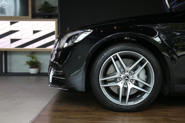 Penjualan BMW Seri 7 Asapi Mercedes-Benz S-Class (249386)