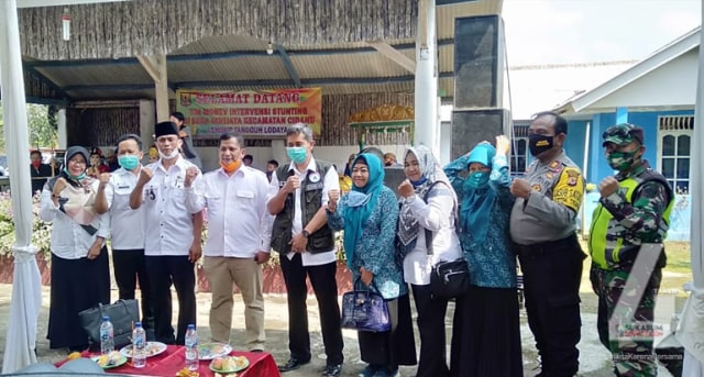 Muspika Kecamatan Cidahu berserta Kepala Bappeda Kabupaten Sukabumi meninjau Desa Girijaya, Kecamatan Cidahu. | Sumber Foto:SYAHRUL HIMAWAN