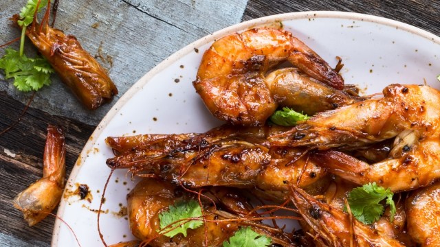 Resep Keluarga: Udang Masak Asam Ala Resto Peranakan (218204)