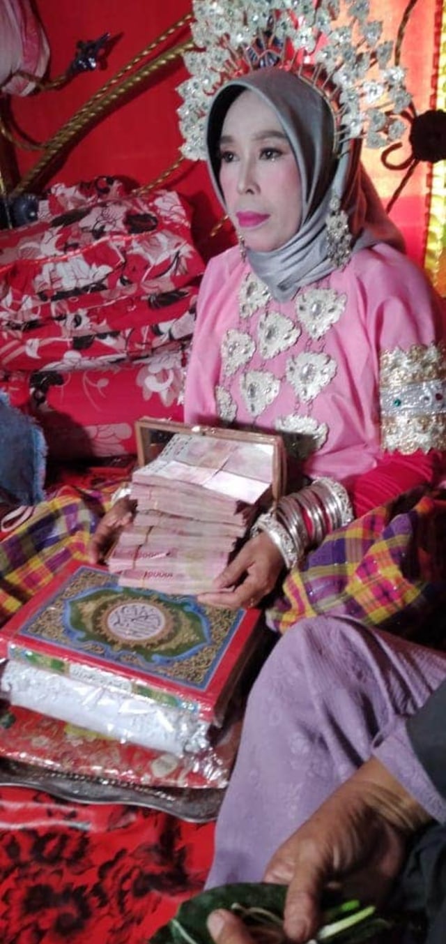Viral Kisah Janda 40 Tahun di Bone Dipinang Duda dengan Mahar Rp 100 Juta (48126)