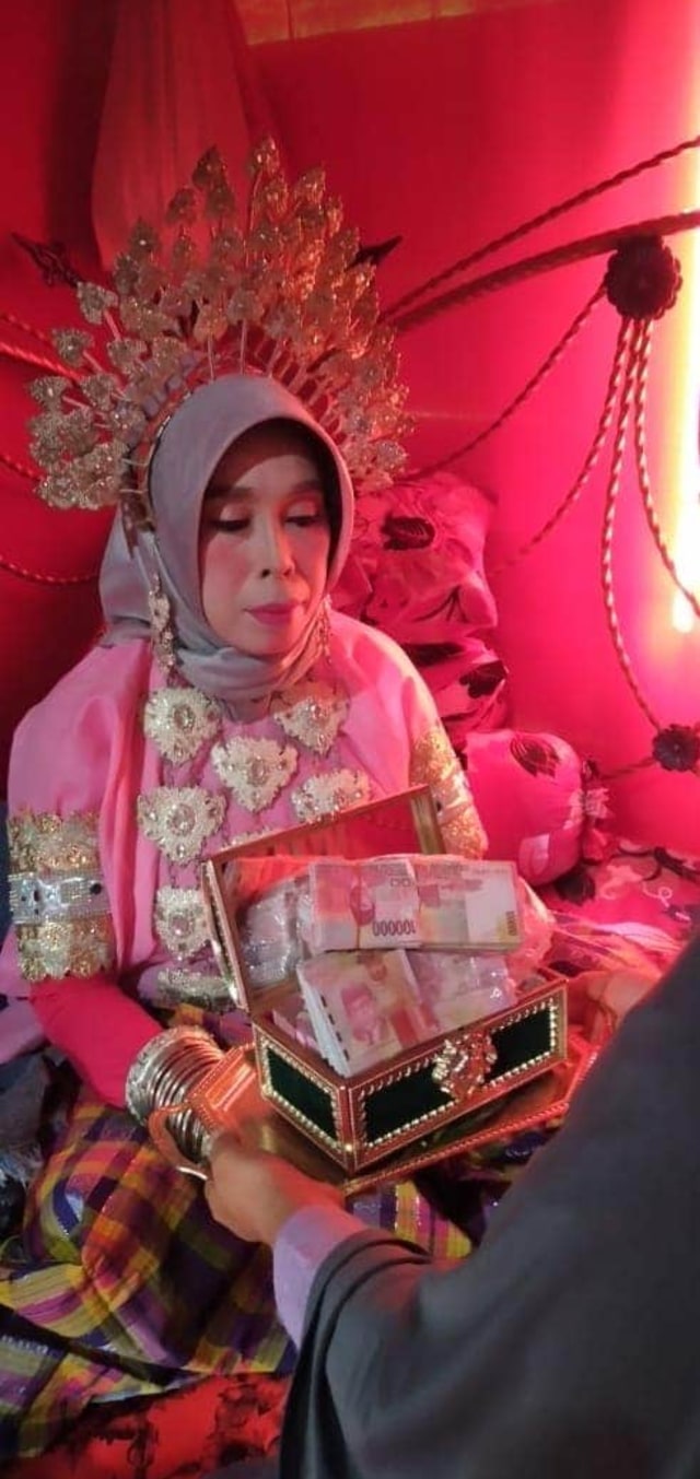 Viral Kisah Janda 40 Tahun di Bone Dipinang Duda dengan Mahar Rp 100 Juta (48125)