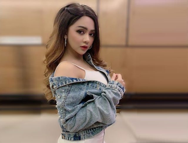 Jenita Janet. Instagram @jenitajanet