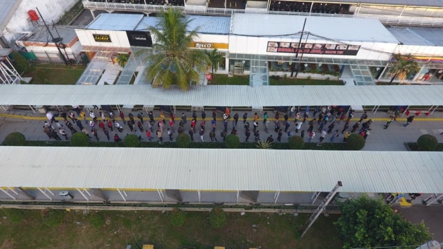 Penumpang KRL Senin Pagi Capai 111.626 Orang (1250)