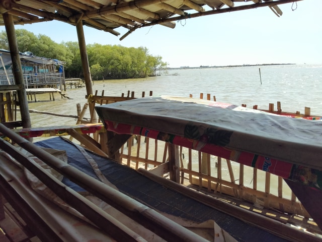 Kawasan Pantai Kejawanan, Cirebon. (Juan)