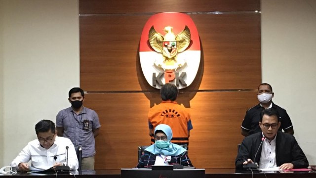 KPK menahan Direktur yang juga Komisaris PT Sharleen Raya (JECO Group), Hong Arta John Alfred. Foto: Dok. Istimewa