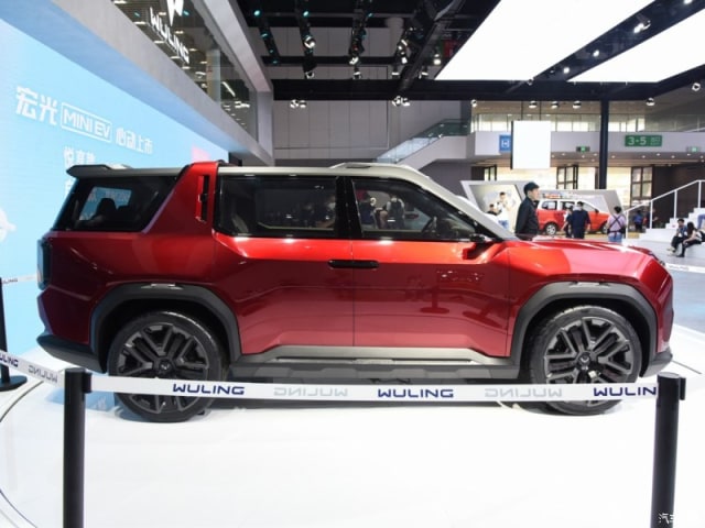 Wuling Hongguang X, Si SUV Baru yang Serba Kotak (618589)