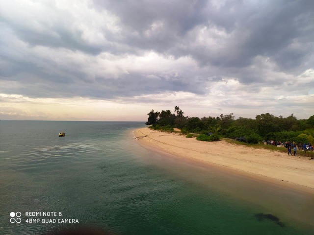 Pantai Lede, Kabupaten Taliabu, Maluku Utara. Foto: Herman A Musa