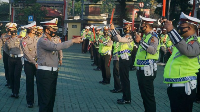 Polda Jabar menggelar apel pergeseran pasukan dalam rangka kesiapan pengamanan Hari Raya Idul Adha. Foto: Dok. Istimewa