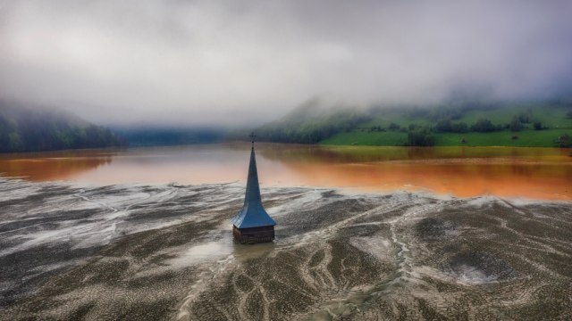 Bagai Kutukan, Desa di Rumania Ini Hilang Tenggelam di Limbah Beracun (933955)