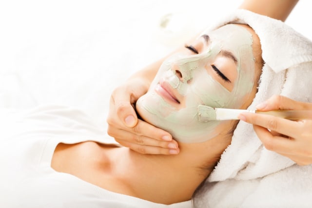 Ladies Hati-hati, Kesalahan Pakai Clay Mask Ini Bisa Bikin Kulit Mudah Jerawatan. Foto: Shutterstock