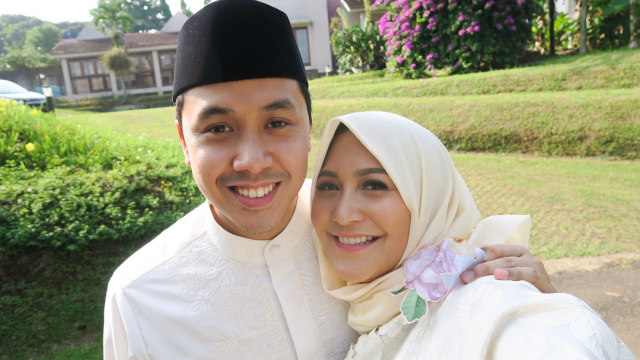 Umumkan Hamil Anak Kedua, Intip 5 Potret Romantis Caca Tengker dan Suami (833999)