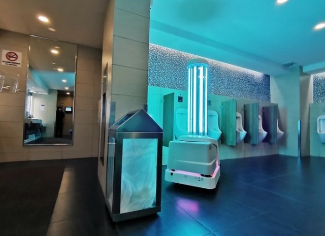 Alfallah, Robot Disinfeksi di Bandara Internasional Kuala Lumpur Malaysia (369859)
