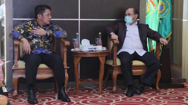 Gubernur Babel Erzaldi Rosman (kanan) dan Gubernur Sumatera Selatan Herman Deru. Foto: Pemprov Babel