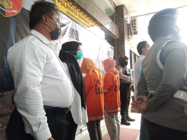 2 Muncikari Artis VS Ditetapkan Jadi Tersangka Kasus Prostitusi Online (46259)