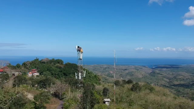 Pemasangan tower provider di Nusa Penida, Klungkung, Bali - KR7