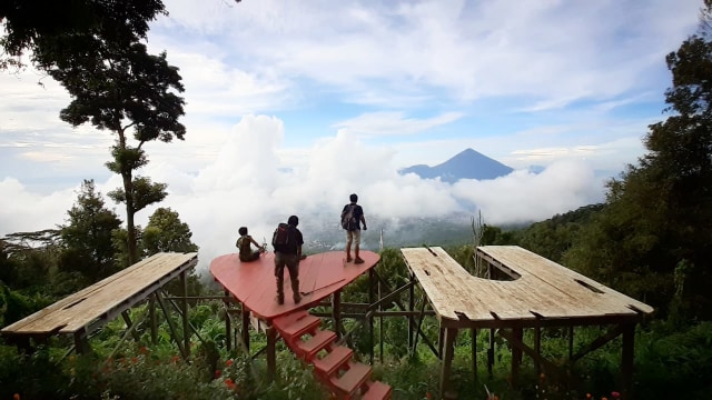 Taman Love Moya. Ternate. Foto: Gustam Jambu/cermat