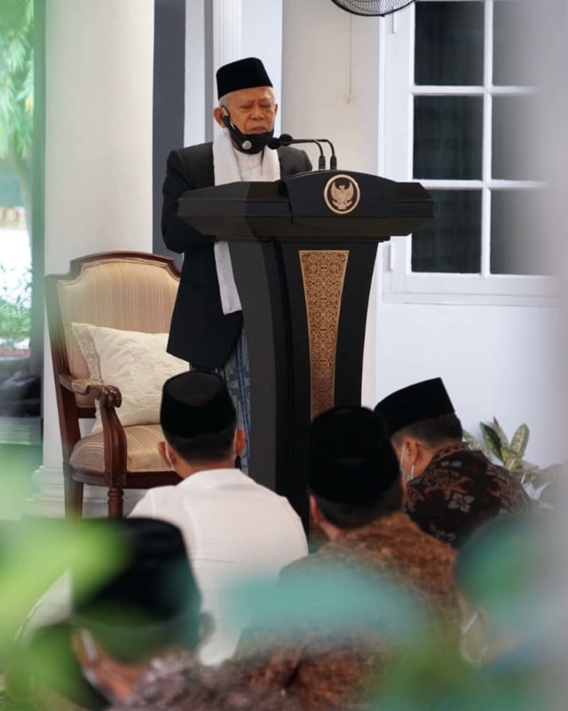 Wakil Presiden KH Ma'ruf Amin pimpin Khotbah Salat Idul Adha di Kediaman dinasnya di Jalan Diponegoro, Jakarta.  Foto: Dok. Setwapres