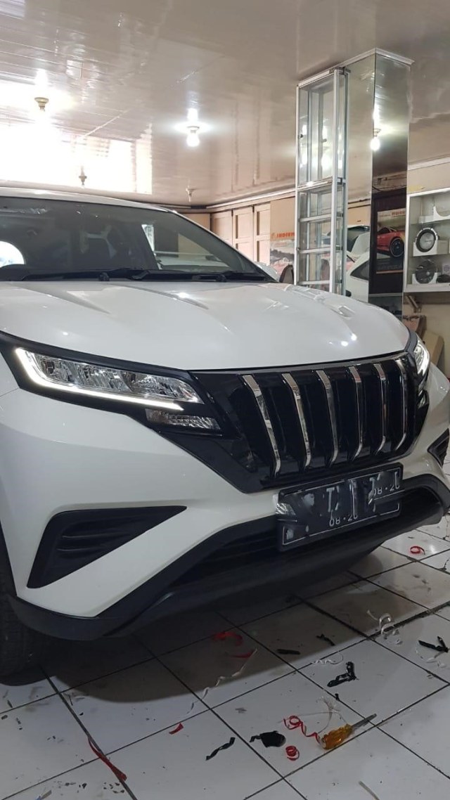 Bikin Toyota Rush dan Mitsubishi Xpander Punya Tampilan Mirip Land Cruiser Prado (1152732)