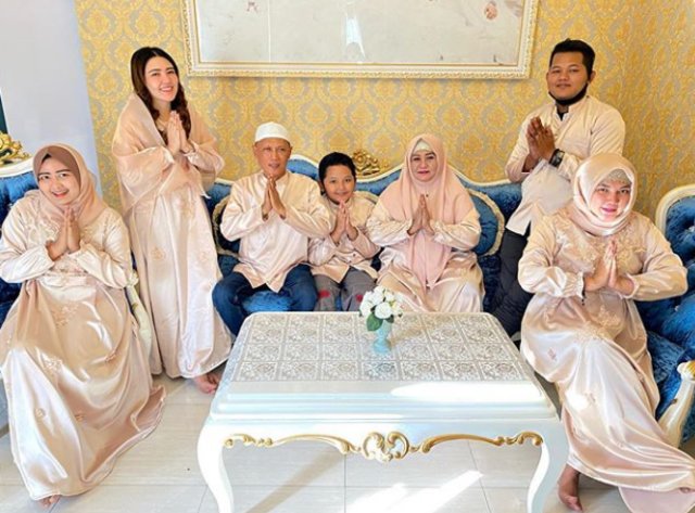 7 Seleb yang Ucapkan Selamat Idul Adha (218346)