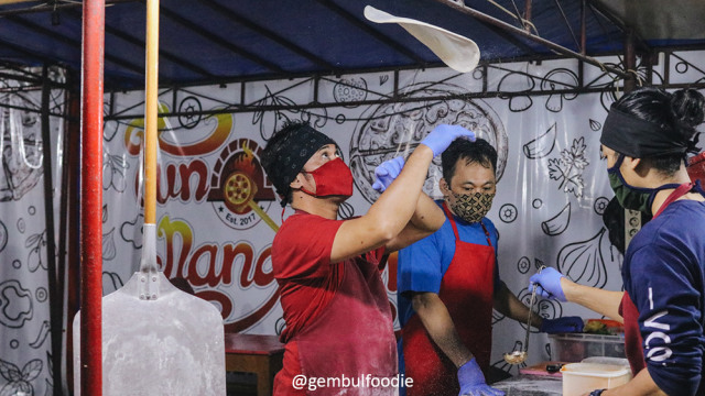 Mencicipi Pizza Kaki Lima 'Tunqu Nangkring' yang Berada di Sekitar Tugu Jogja (365894)