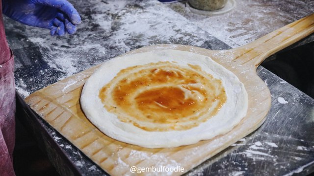 Mencicipi Pizza Kaki Lima 'Tunqu Nangkring' yang Berada di Sekitar Tugu Jogja (365895)