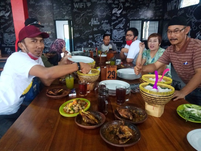 Kisah Pengusaha Kuliner di Kuningan, Jabar, Awalnya PKL Kini Miliki 13 Outlet (605628)